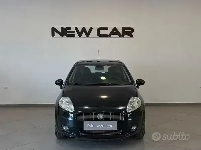 Usata Fiat Grande Punto 77 CV (56 kW) 2010 Nero Utilitaria