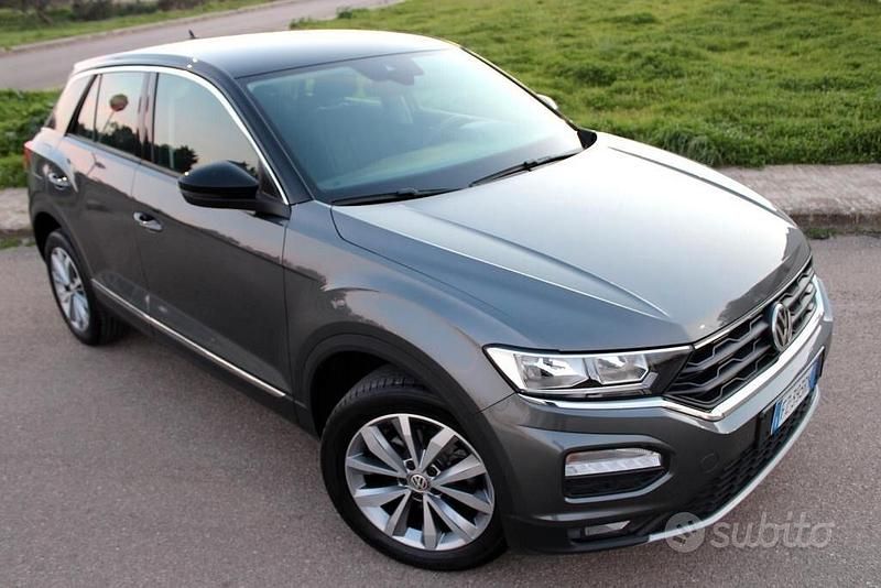 Usata VW T-Roc 116 CV (85 kW) 2019 Grigio SUV