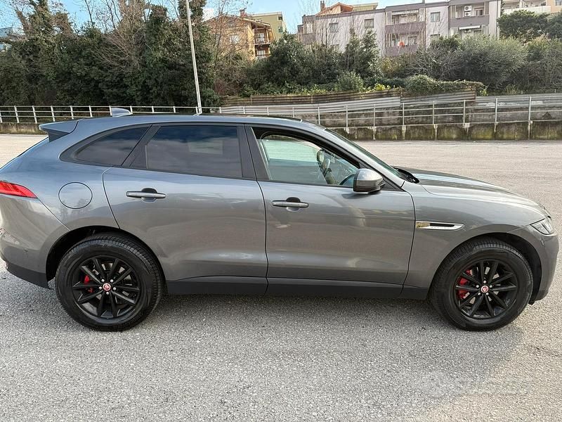 Usata Jaguar F-Pace 180 CV (132 kW) 2017 Grigio SUV