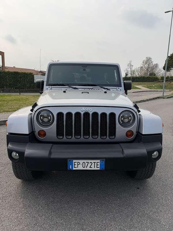 Usata Jeep Wrangler Unlimited Sahara 200 CV (147 kW) 2013 Grigio SUV
