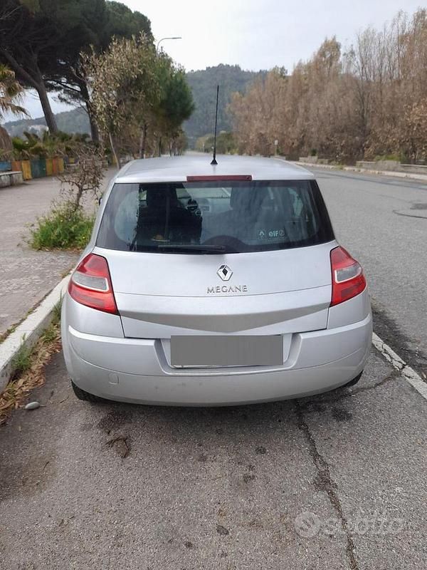 Usata Renault Mégane II 106 CV (77 kW) 2006 Grigio Berlina