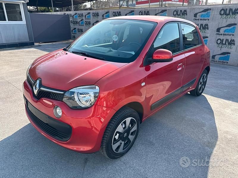 Usata Renault Twingo SE 75 CV (55 kW) 2014 Rosso Utilitaria