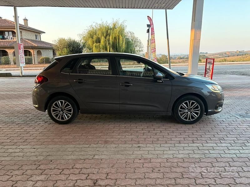 Usata Citroën C4 112 CV (82 kW) 2016 Grigio Berlina