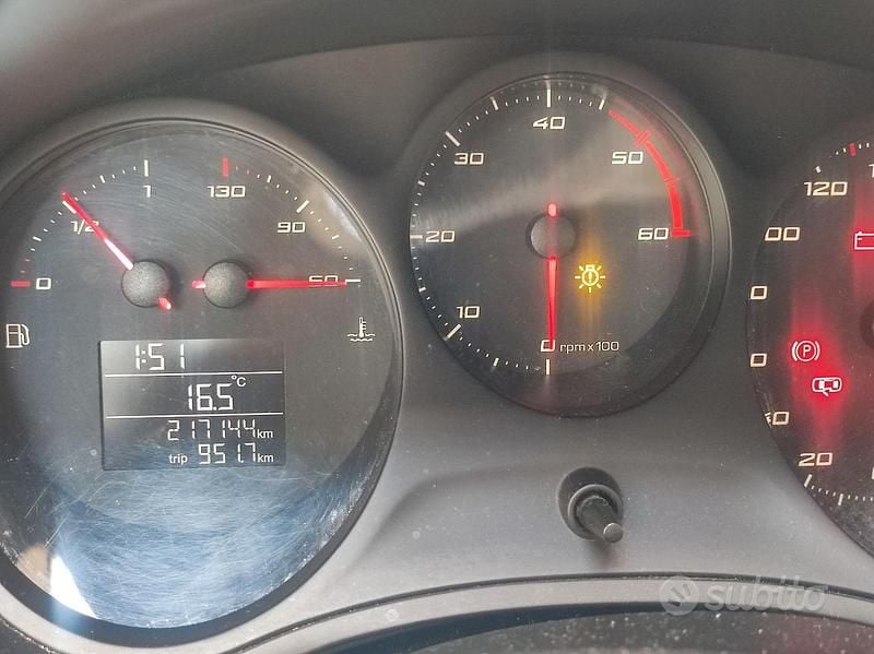Usado Seat Leon 90 HP (66 kW) 2011 Branco Citadino
