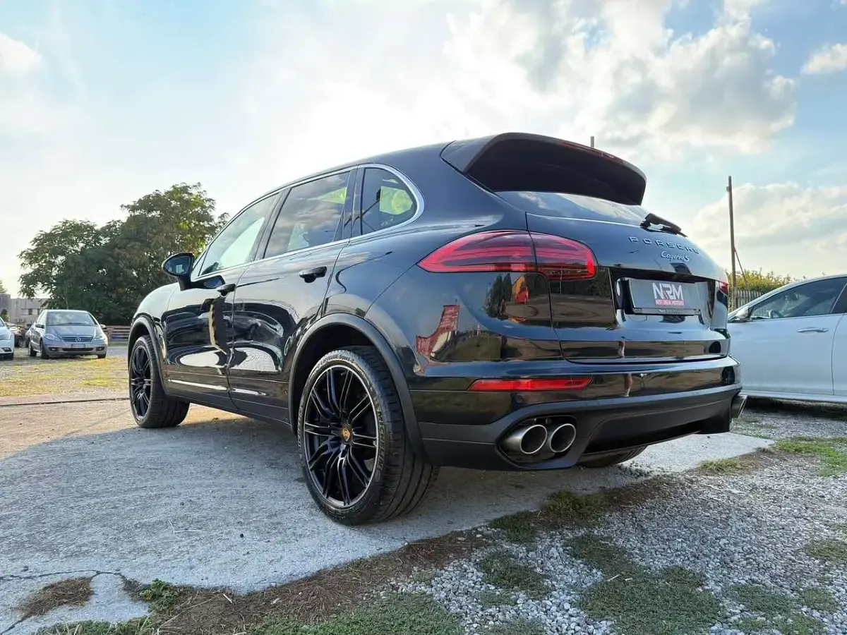 Usata Porsche Cayenne 385 CV (283 kW) 2015 Blu notte SUV