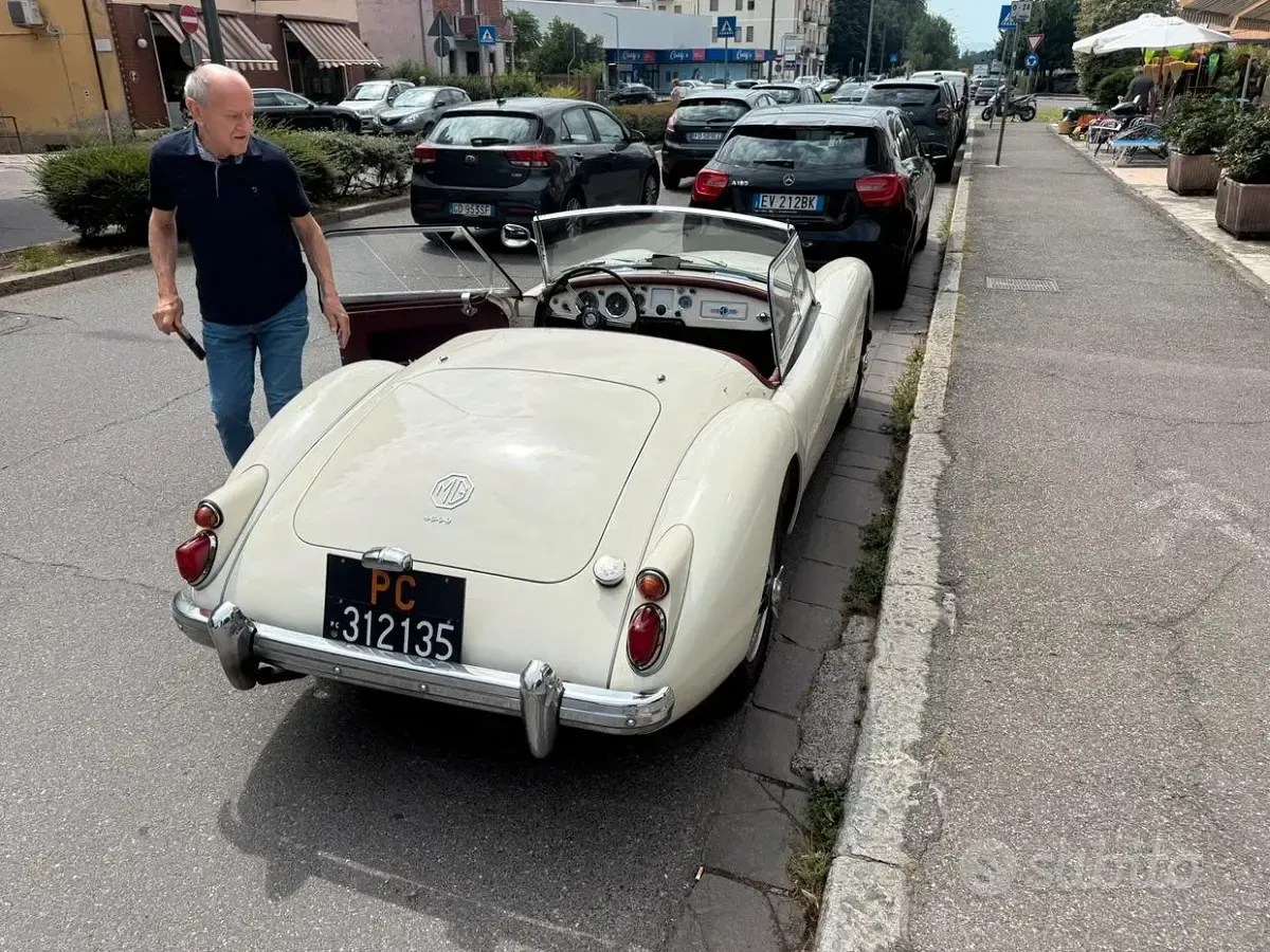 Usata MG 1600 30 CV (22 kW) 1985 Bianco Berlina