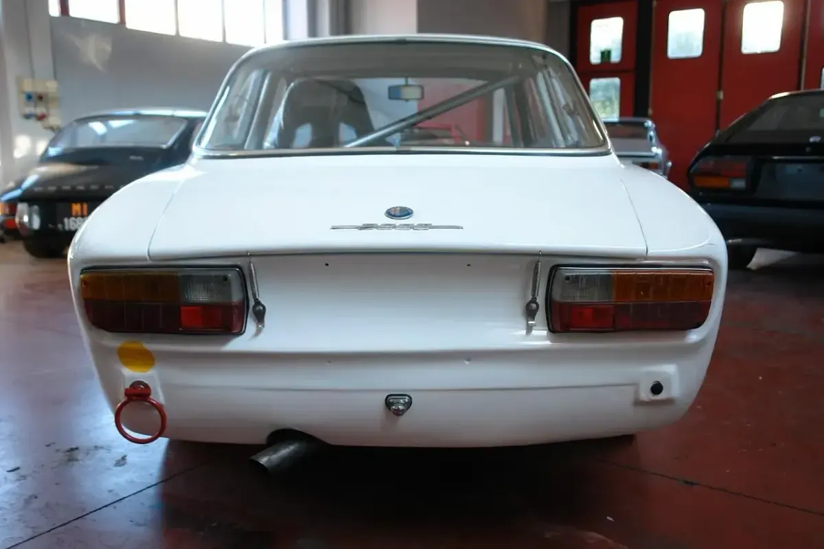 Usata Alfa Romeo 2000 Veloce 149 CV (109 kW) 1969 Bianco Berlina