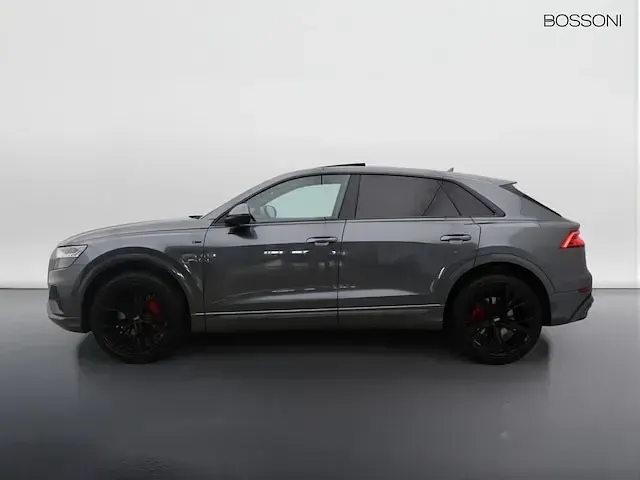 Usata Audi Q8 Sport 340 CV (250 kW) 2021 Grigio daytona perla SUV