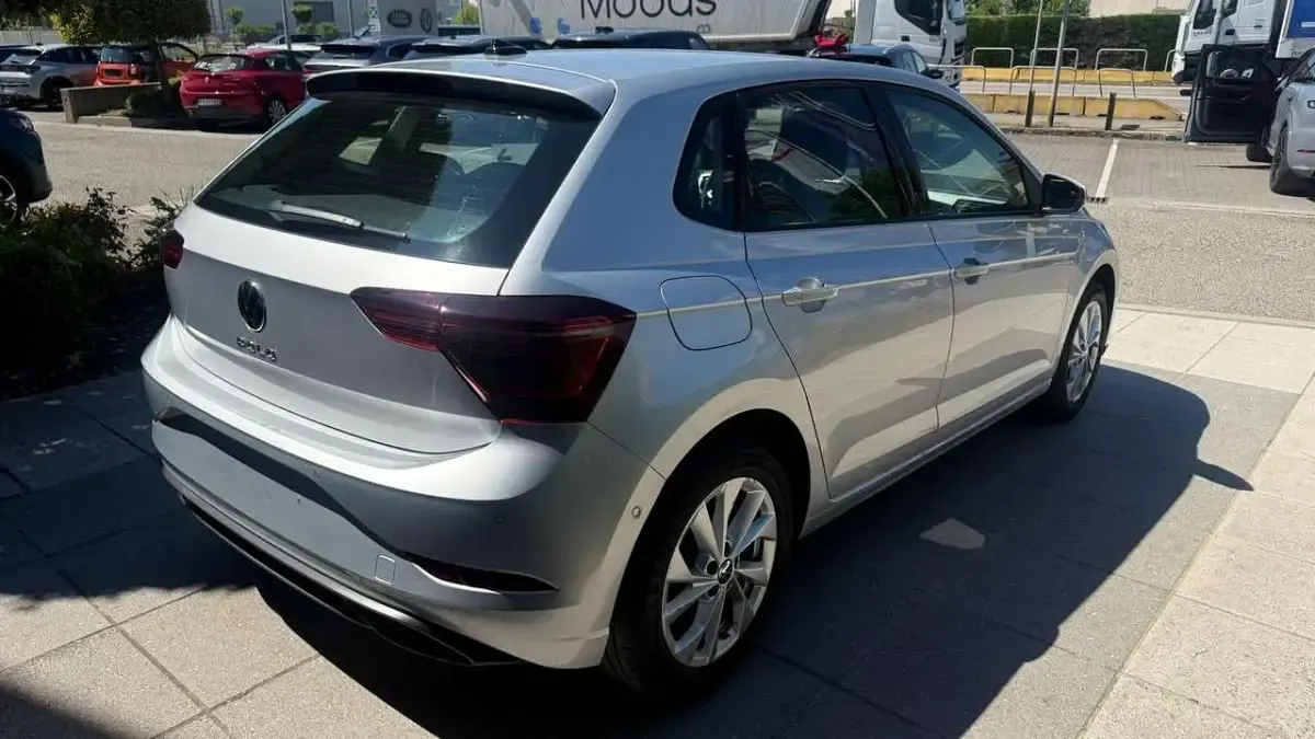 Usata VW Polo Style 95 CV (69 kW) 2025 Argento Utilitaria