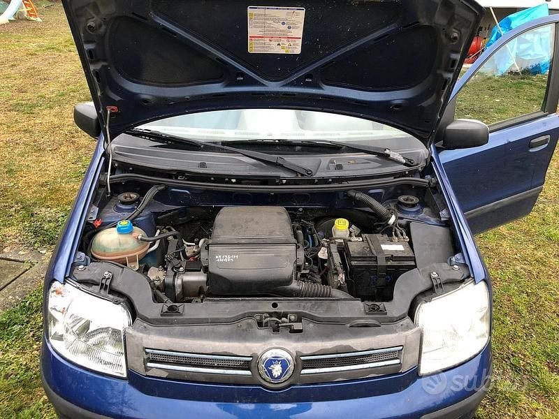 Usata Fiat Panda Dynamic 60 CV (44 kW) 2004 Blu Utilitaria
