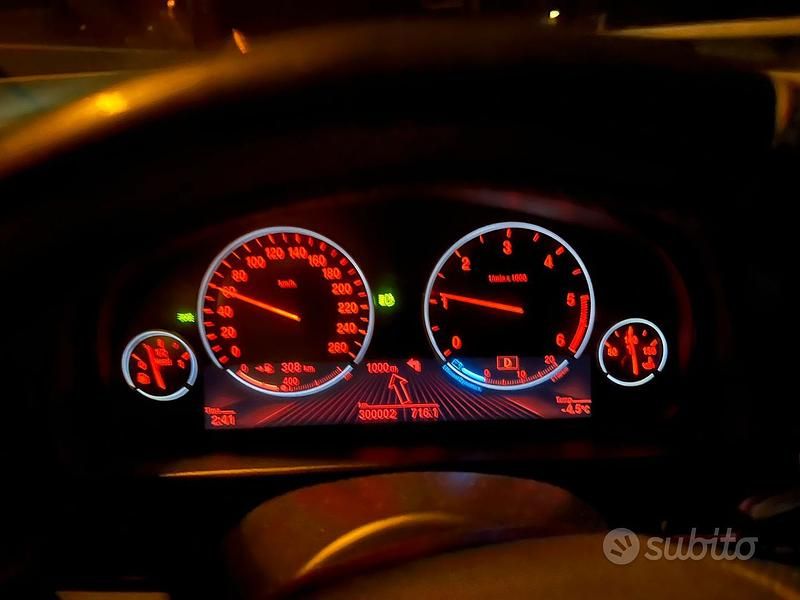 Usata BMW 530 Efficient Dynamics 258 CV (189 kW) 2012 Nero Station wagon