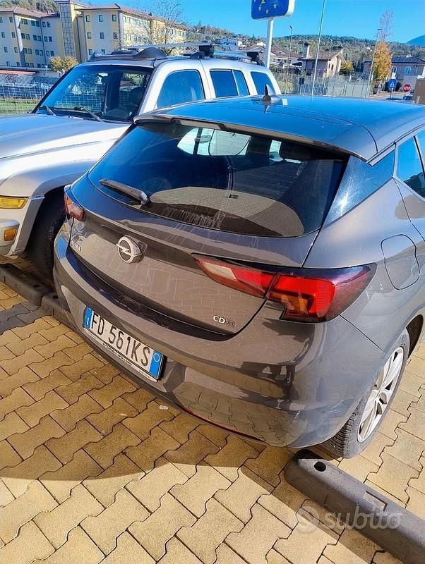 Usata Opel Astra 110 CV (80 kW) 2016 Grigio Berlina