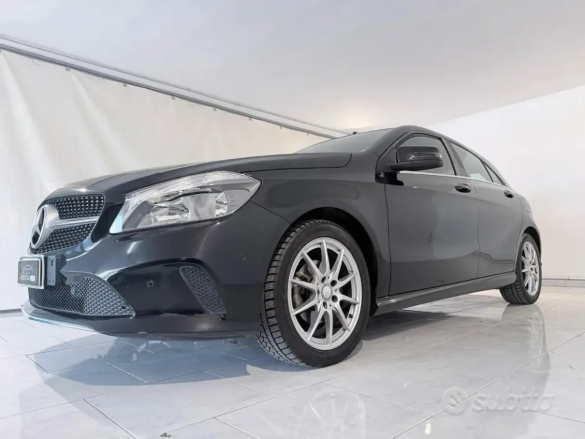 Usata Mercedes A180 Premium 109 CV (80 kW) 2016 Nero Berlina