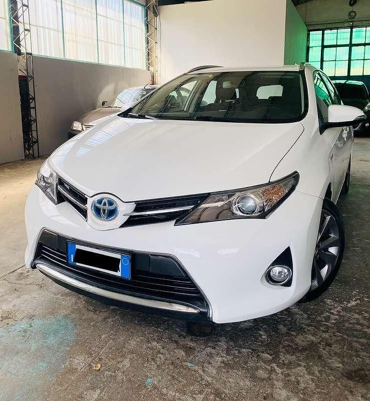 Usata Toyota Auris Hybrid Lounge 99 CV (72 kW) 2015 Station wagon