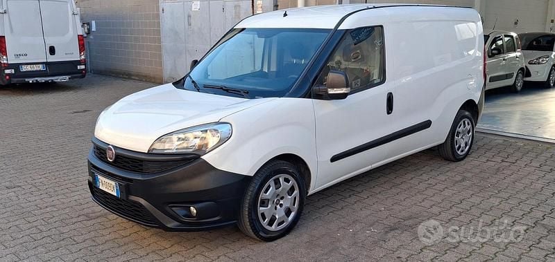Usata Fiat Doblò 120 CV (88 kW) 2017 Bianco Monovolume