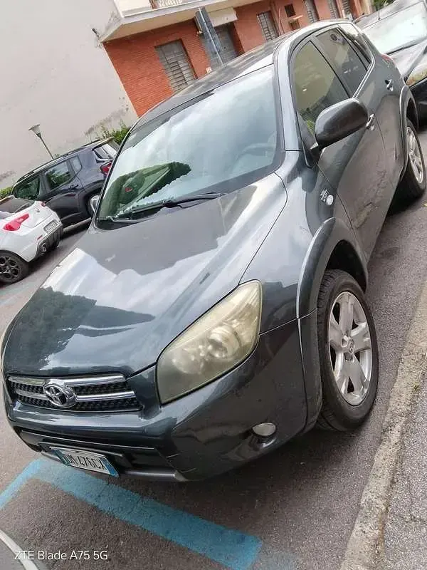 Usata Toyota RAV4 Luxury 177 CV (130 kW) 2007 Nero SUV