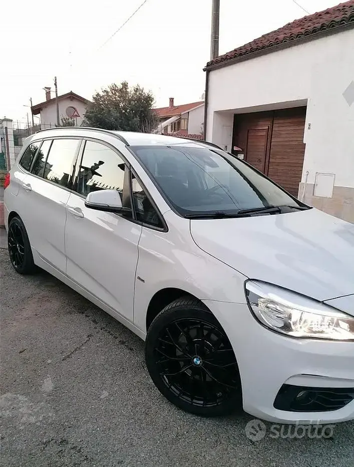 Usata BMW 218 Gran Tourer Sport Line 150 CV (110 kW) 2017 Bianco Monovolume