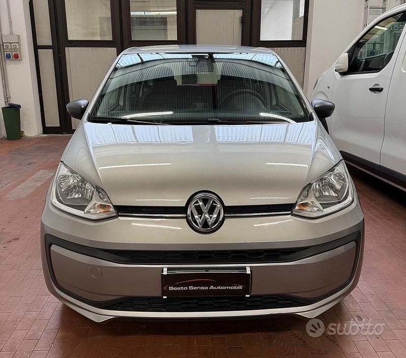 Usata VW up! Move 68 CV (50 kW) 2017 Grigio Utilitaria