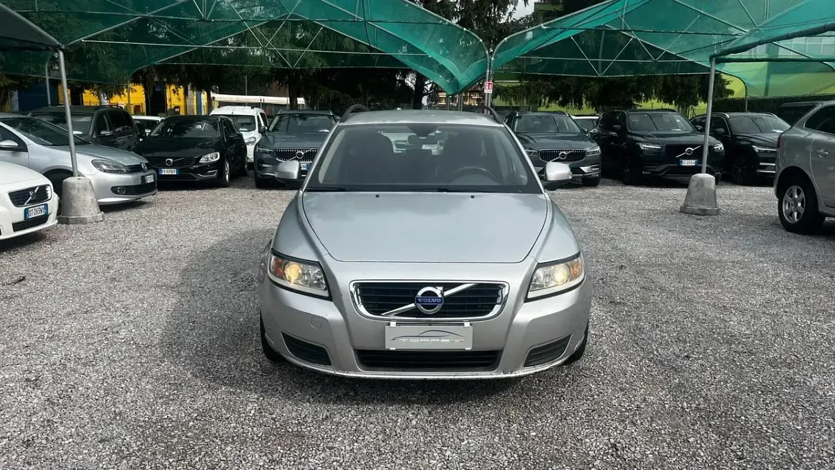 Usata Volvo V50 115 CV (84 kW) 2011 Argento Station wagon