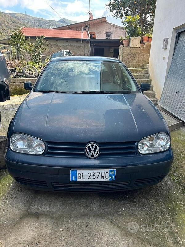 Usata VW Golf IV 2000 Blu Berlina
