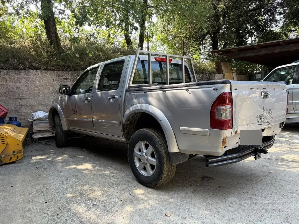 Usata Isuzu D-Max 131 CV (96 kW) 2006 Pick-up