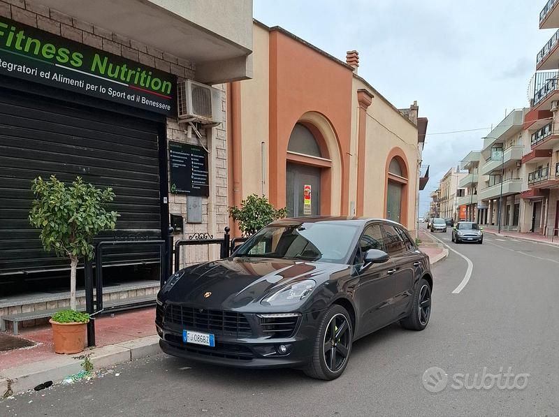 Usata Porsche Macan 252 CV (185 kW) 2017 Grigio SUV