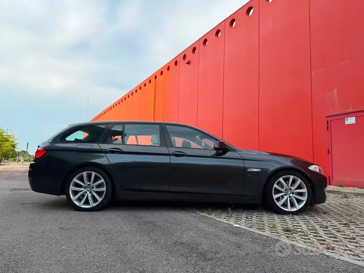 Usata BMW 525 Comfort Edition 218 CV (160 kW) 2022 Bianco Station wagon