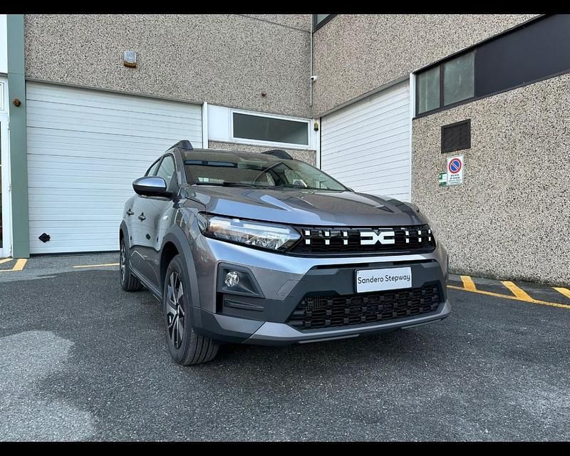 Nuova Dacia Sandero Expression 120 CV (88 kW) 2026 Verde Berlina