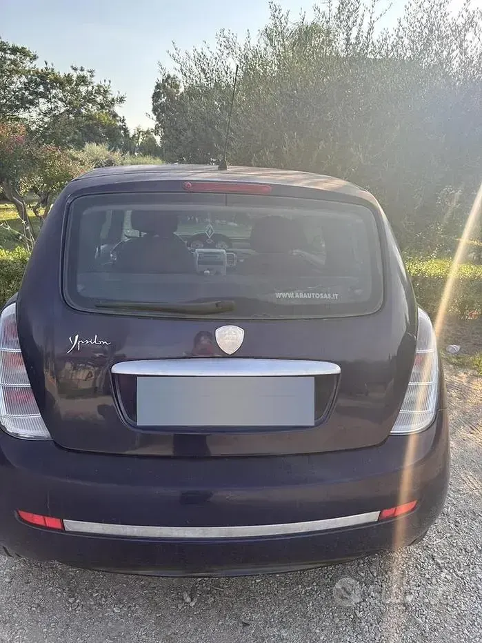 Usata Lancia Ypsilon 60 CV (44 kW) 2008 Bluazzurro Utilitaria