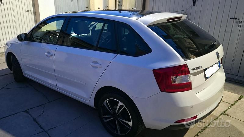 Usata Skoda Rapid 90 CV (66 kW) 2017 Bianco Utilitaria