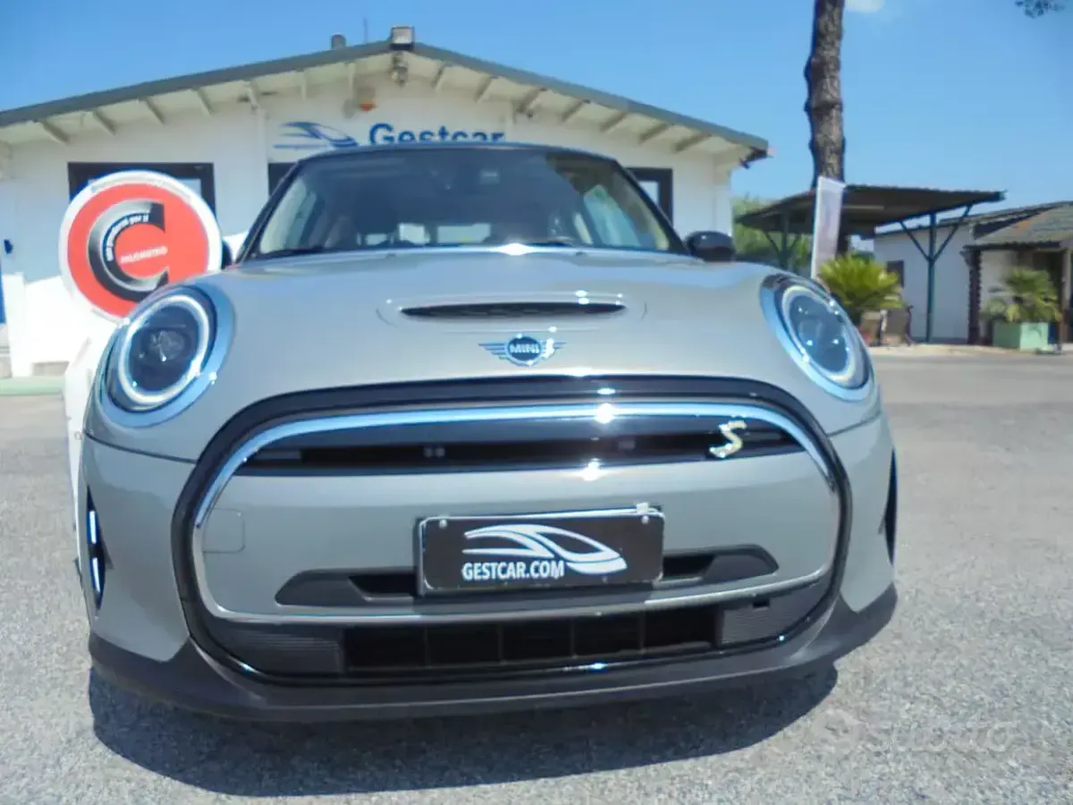 Usata Mini Cooper SE 75 kW (102 CV) 2021 Grigio Utilitaria