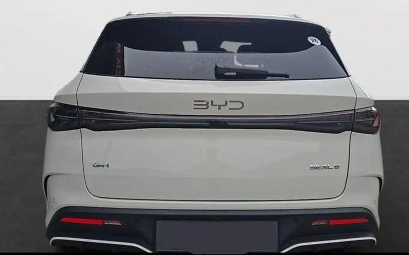 Nuova BYD Seal Comfort 98 CV (72 kW) 2026 Polar white Station wagon