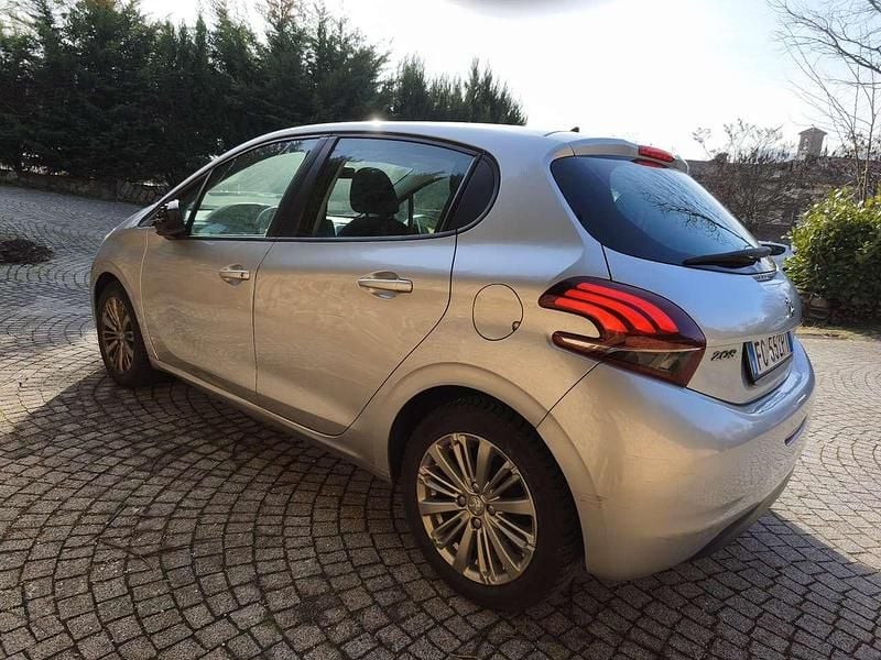 Usata Peugeot 207 73 CV (53 kW) 2017 Argento Berlina