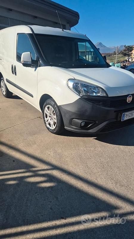 Usata Fiat Doblò 95 CV (69 kW) 2017 Bianco Monovolume