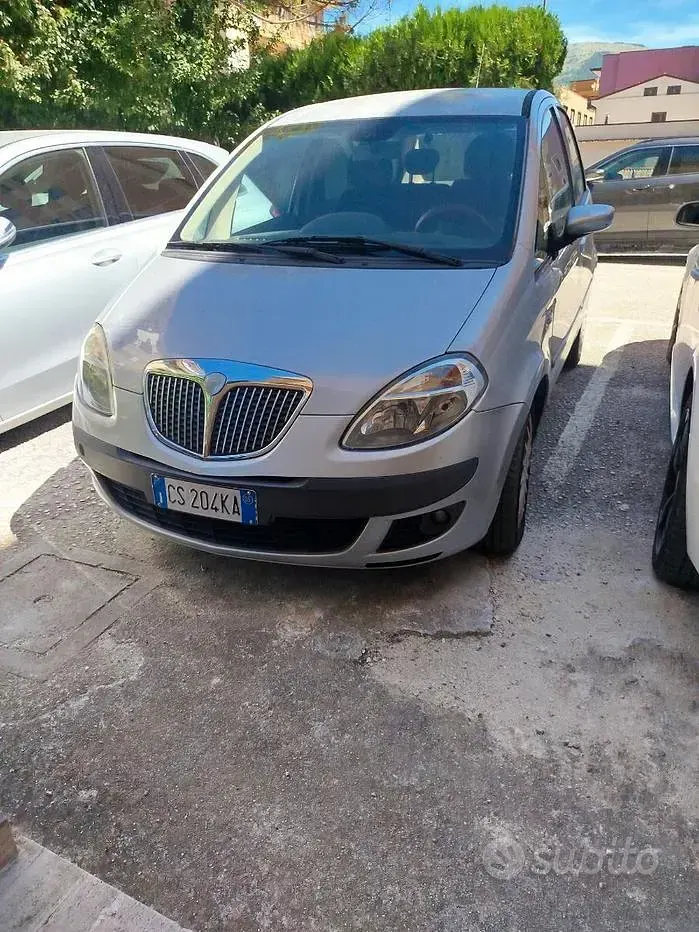 Usata Lancia Musa 69 CV (50 kW) 2009 Giallo Monovolume