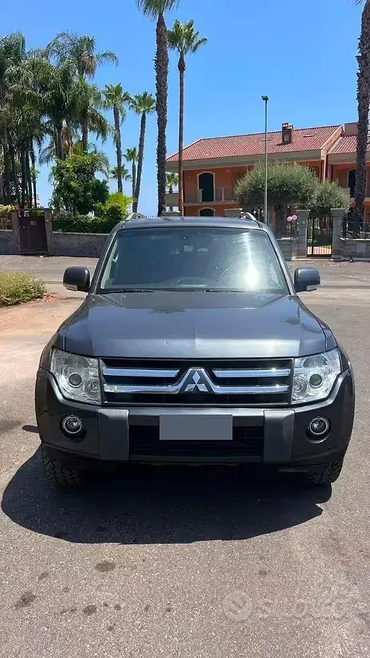 Usata Mitsubishi Pajero 160 CV (117 kW) 2009 Grigio SUV