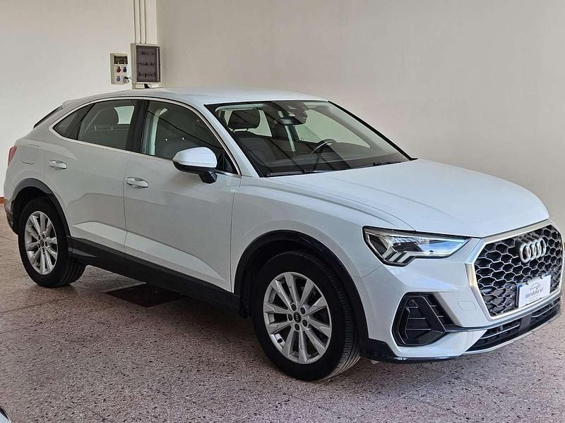Bianco Usata 2022 Audi Q3 Sportback Business Plus SUV | 35.700 € (Buon prezzo) - Immagine 1/4