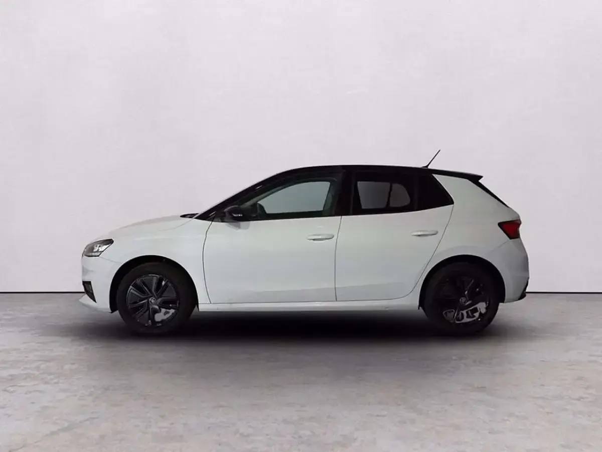 Usata Skoda Fabia 95 CV (69 kW) 2025 Bianco luna metallizzato nero Utilitaria