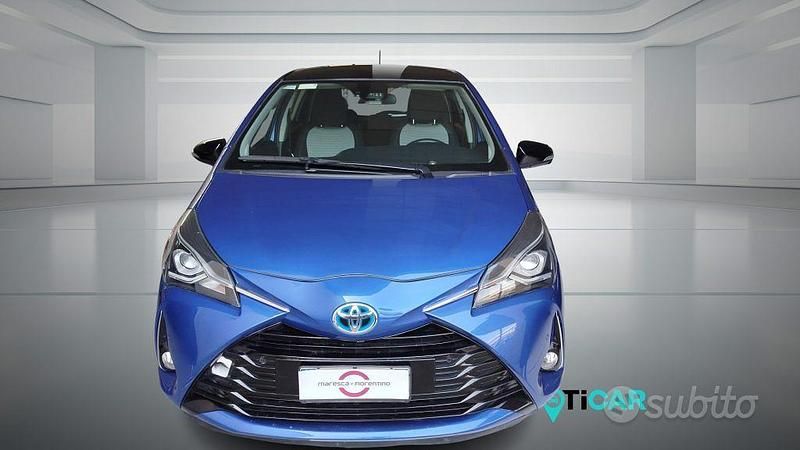 Usata Toyota Yaris Hybrid Active 92 CV (67 kW) 2019 Blu Berlina