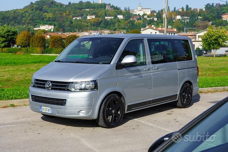 Usata VW Caravelle 2011 Grigio Monovolume