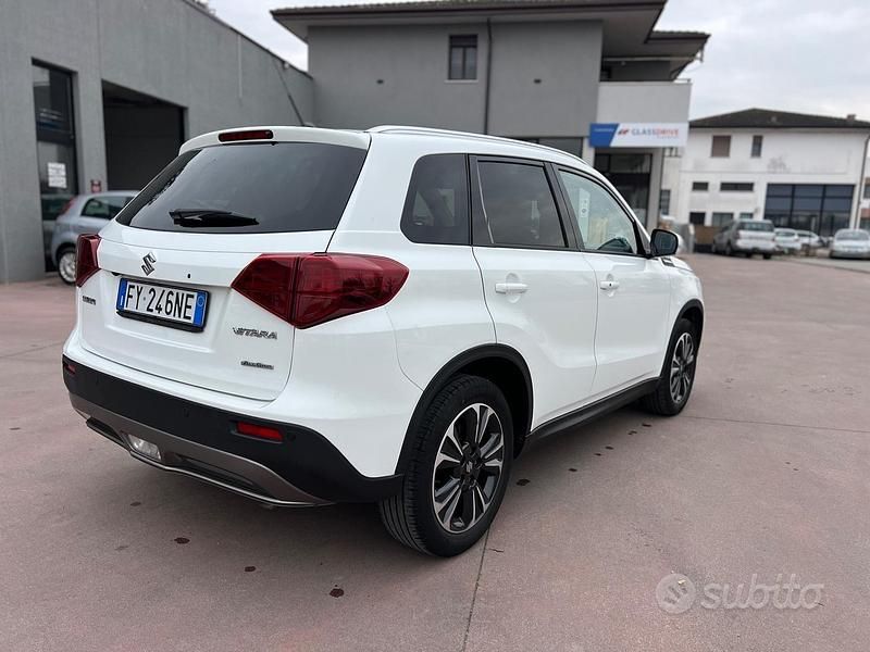 Usata Suzuki Vitara 119 CV (87 kW) 2019 Bianco SUV