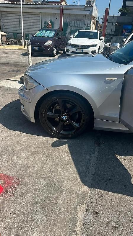 Begagnad BMW 118 143 HK (105 kW) 2008 Grå Halvkombi