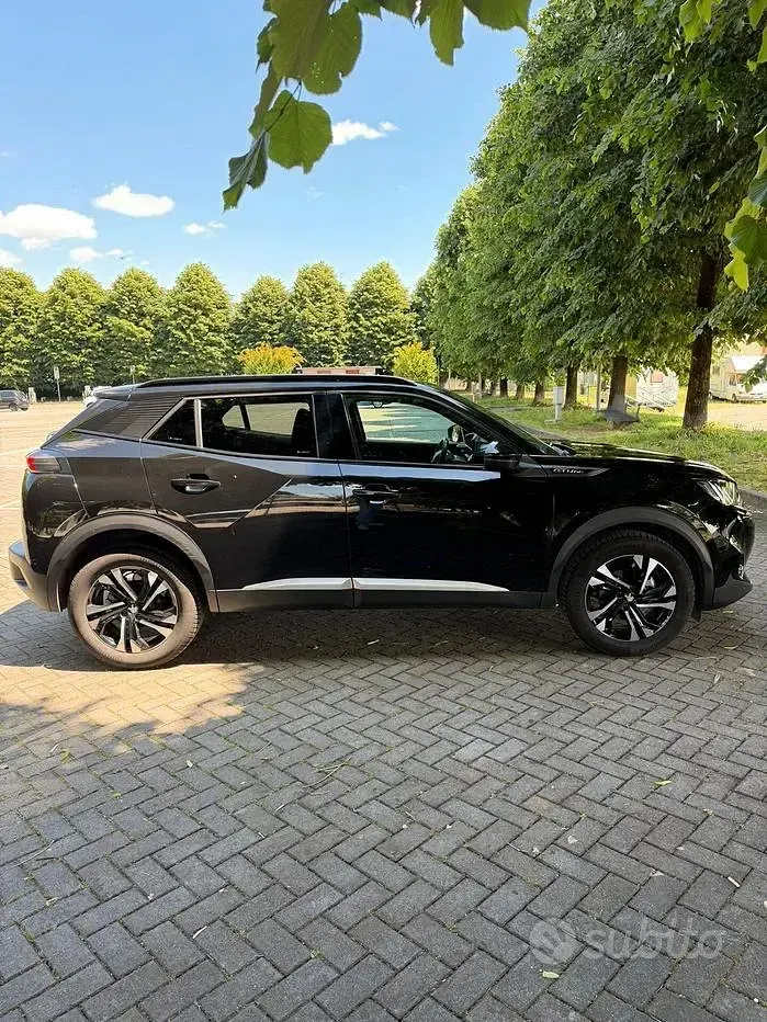 Usata Peugeot 2008 GT-line 131 CV (96 kW) 2020 Nero SUV
