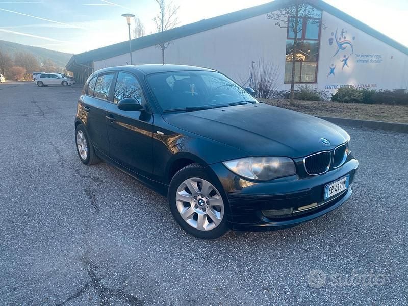 Nero Usata 2010 BMW 118 Due volumi | 2900 € (Ottimo prezzo) - Immagine 1/4