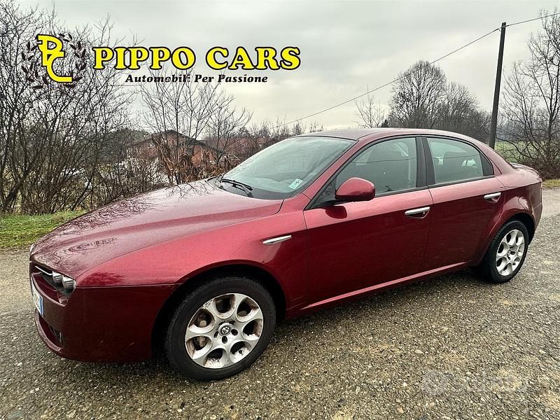 Rosso Usata 2010 Alfa Romeo 159 Distinctive Tre volumi | 2690 € (Super prezzo) - Immagine 1/4