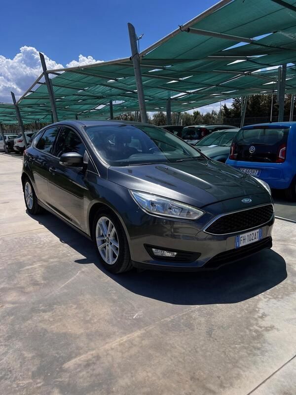 Usata Ford Focus Titanium 120 CV (88 kW) 2017 Grigio Berlina