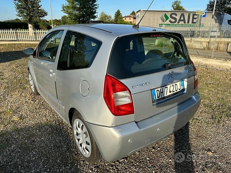 Usata Citroën C2 Elegance 73 CV (53 kW) 2008 Argento Utilitaria
