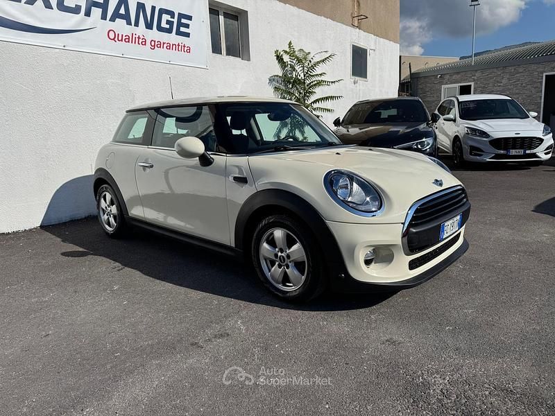 Usata Mini ONE 75 CV (55 kW) 2016 Beige Utilitaria
