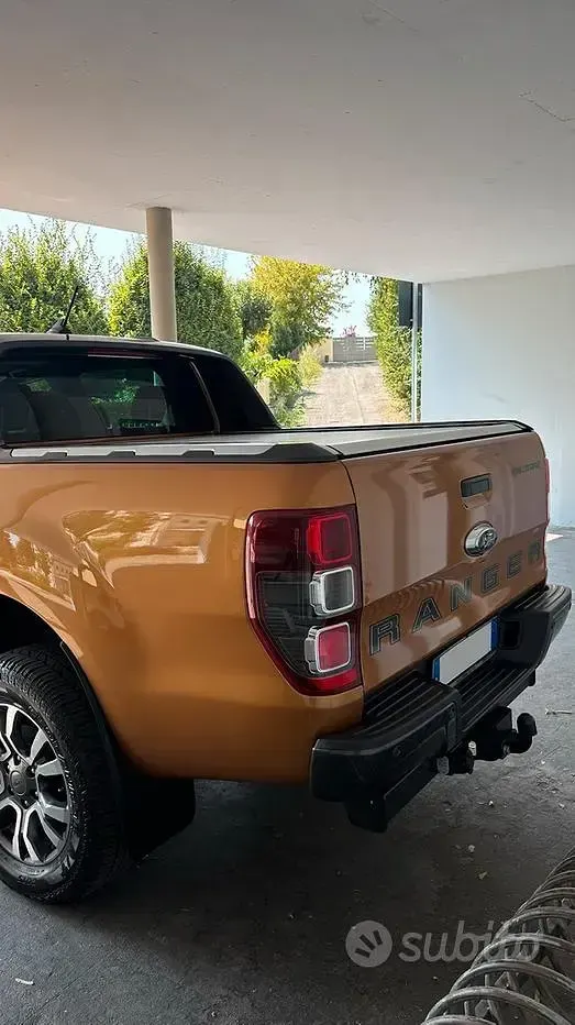 Usata Ford Ranger Wildtrack 213 CV (156 kW) 2023 Arancione Pick-up