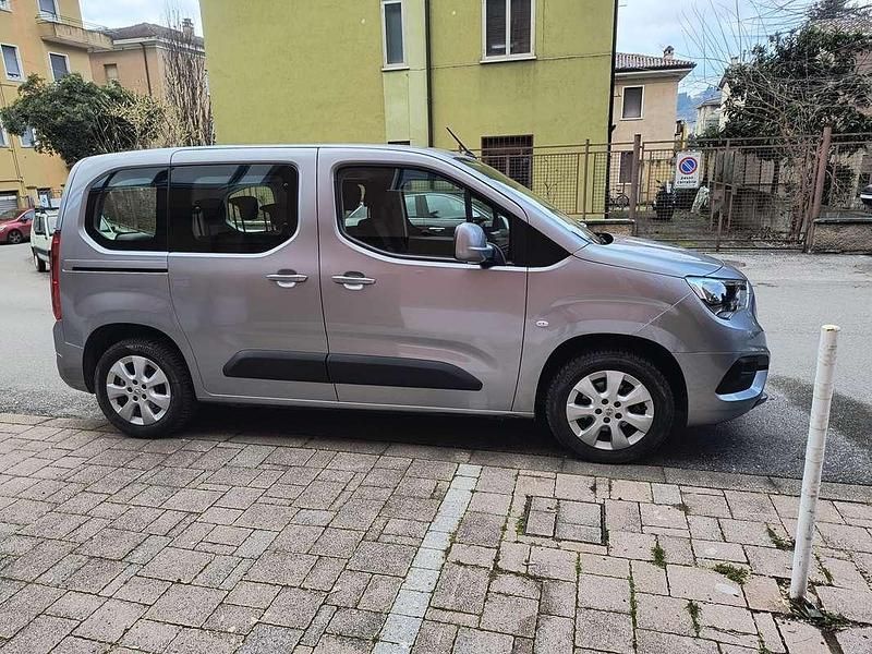 Argento Usata 2019 Opel Combo Life Monovolume | 13.900 € (Ottimo prezzo) - Immagine 1/4